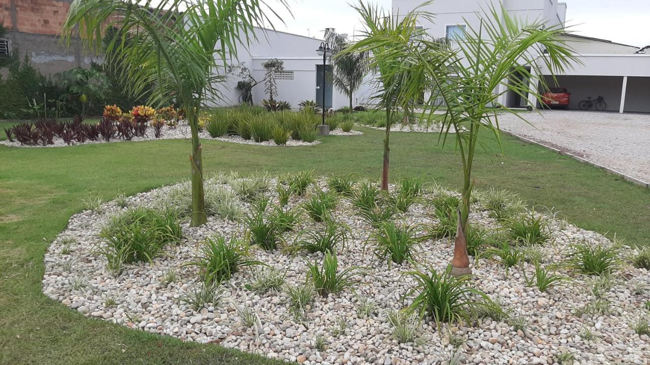 Excelente Sobrado Confortavel No Centro De Tijucas Proximo As Praias Экстерьер фото